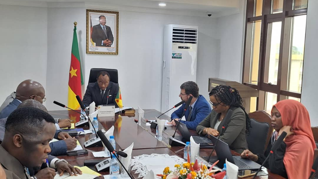 Aménagements routiers en cours dans la ville de Bamenda : le MINTP et les experts de la Banque mondiale évaluent les avancées
