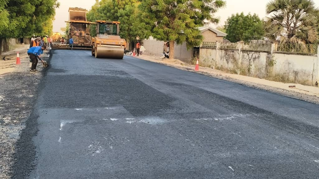 Bogo–Guirvidig (32,86 km) : une planche d’essai pour la mise en œuvre du béton bitumineux a été réalisée