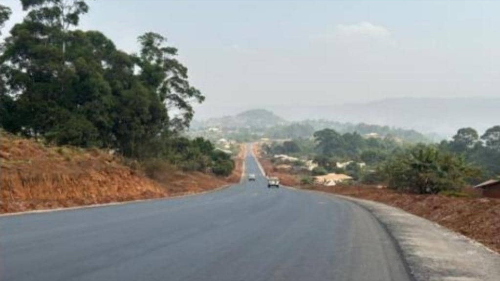 Ndu – Nkambe (31 km) : le béton bitumineux recouvre 27,950 km