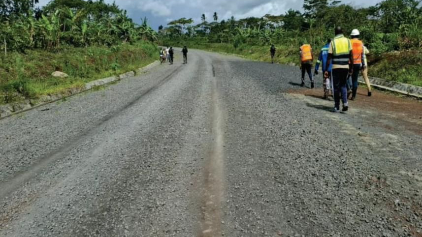 Construction des routes Kumba–Ekondo Titi et Bangem–Nguti : l'organisation des équipes facilite l'évolution les travaux