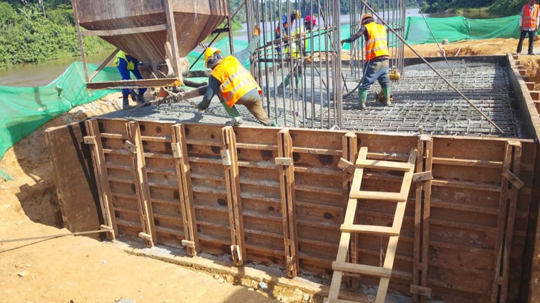 Construction d’un pont sur le fleuve Mbam à Nchiayang : les travaux de fondation démarrent