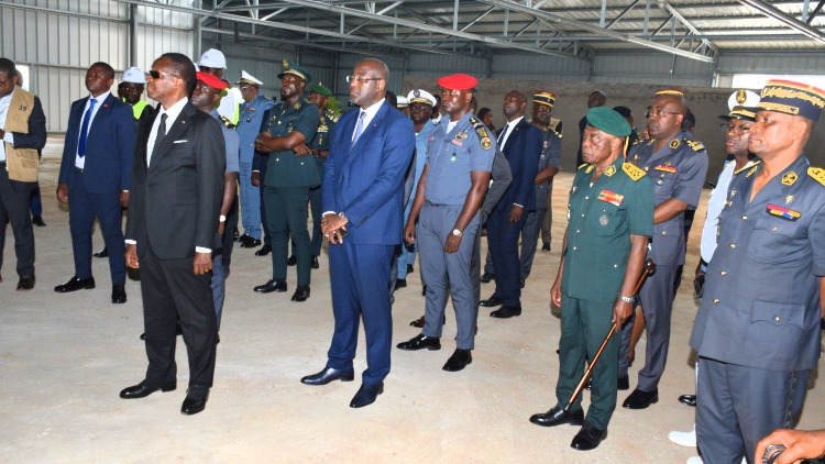 Industrie de Défense : Joseph Beti Assomo visite le chantier de l’usine de chaussures militaires du CEFTA